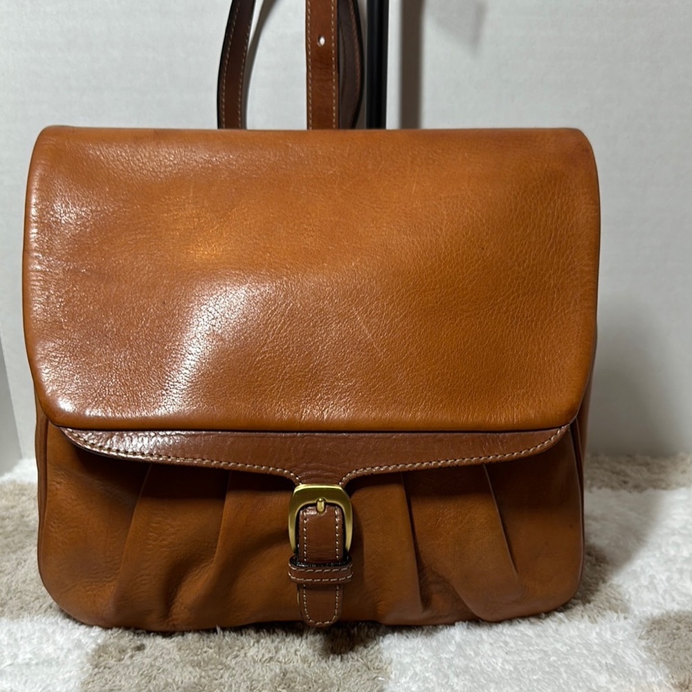 Bally Honey Tan Leather Buckle Shoulder Bag